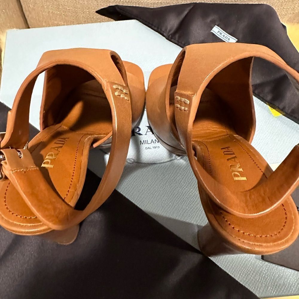 Prada Calzature Donna high heeled patent leather sandals size EU 35, tan NWT - Picture 10 of 13